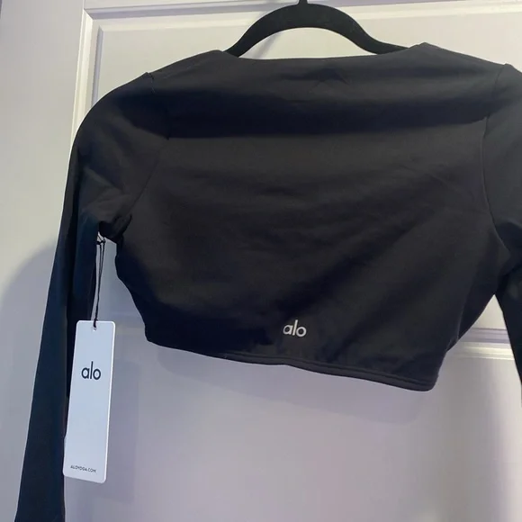 ALO Yoga Black SoftSculpt Long Sleeve Bra

Color black. Size small - Picture 3 of 4
